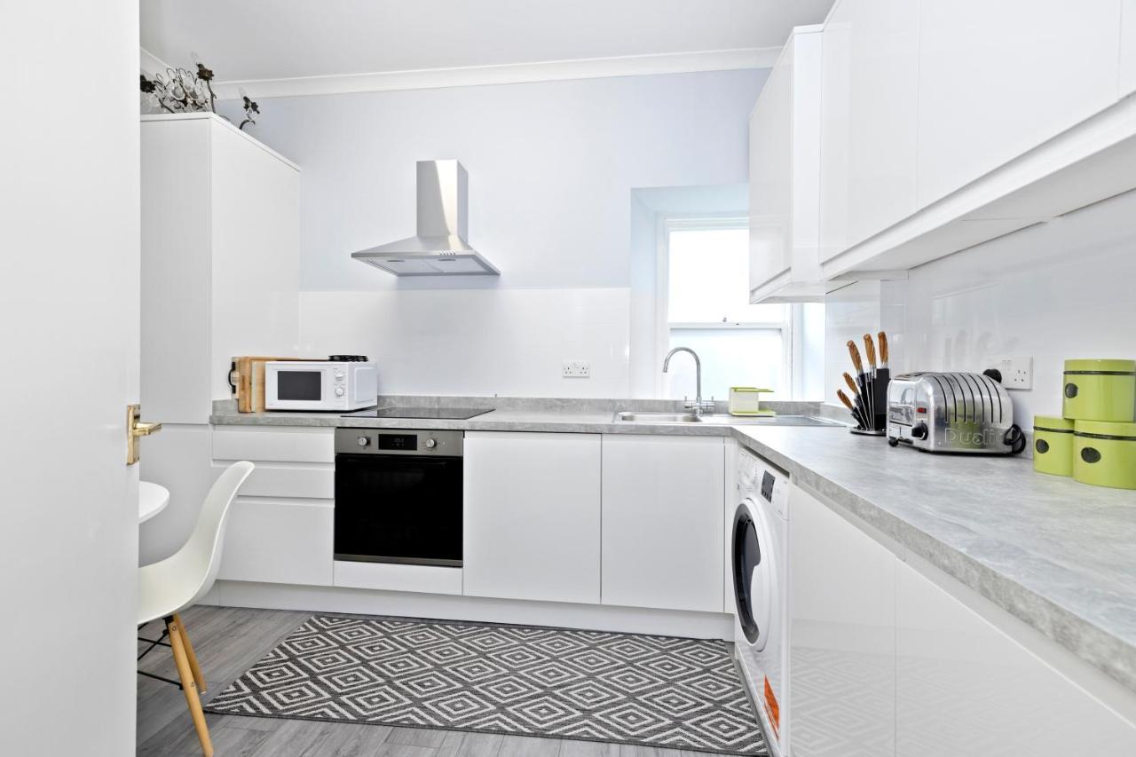 Joivy Modern Flat On Rose Street Lägenhet Edinburg Exteriör bild